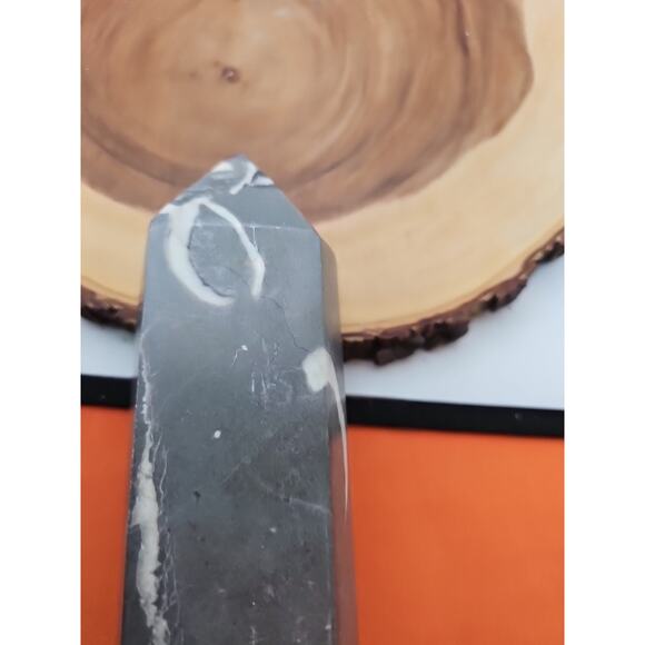3.14lb 1000 Eye Jasper Quartz Tower 9in Tall Has Chip On Top - Picture 9 of 16
